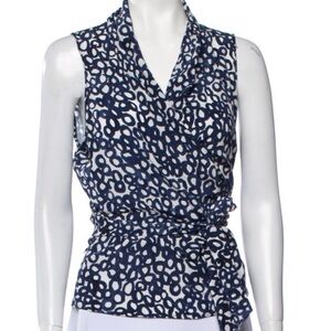 Max Mara 100% silk top side tie made in Italy polka dots print size 8